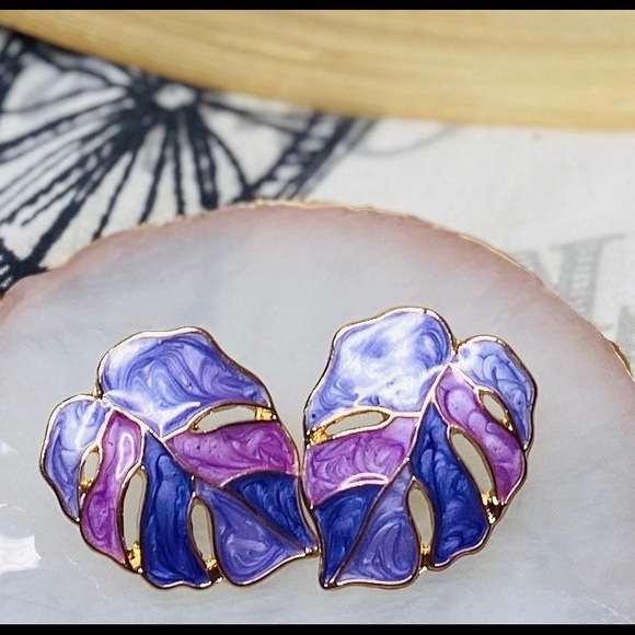 Breezy Palm Leaves Stud Earrings - Picture 3 of 3